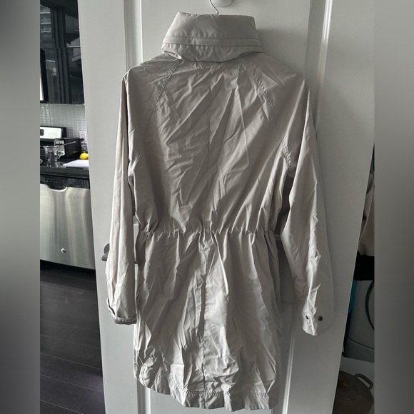 The Group by Babaton Rain-Drop Jacket/Anorak - Picture 6 of 11